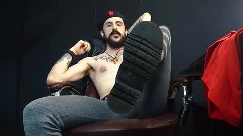 Snapshot of axelcolton chatting on January 21, 9:57 am AxelColton online show from January 21, 9:57 am