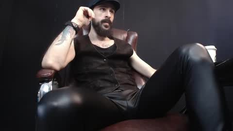 Snapshot of axelcolton chatting on February 14, 9:56 am AxelColton online show from February 14, 9:56 am