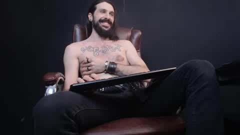 Snapshot of axelcolton chatting on February 15, 1:16 pm AxelColton online show from February 15, 1:16 pm