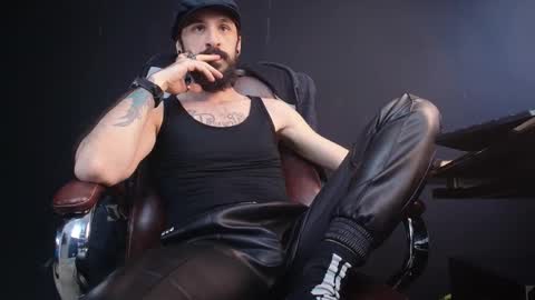 Snapshot of axelcolton chatting on February 27, 10:04 am AxelColton online show from February 27, 10:04 am