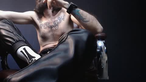 Snapshot of axelcolton chatting on March 3, 12:05 pm AxelColton online show from March 3, 12:05 pm