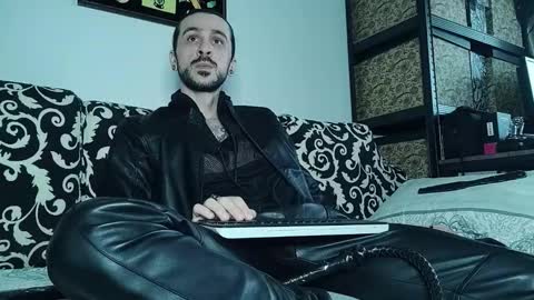 Snapshot of axelcolton chatting on September 18, 9:44 am AxelColton online show from September 18, 9:44 am