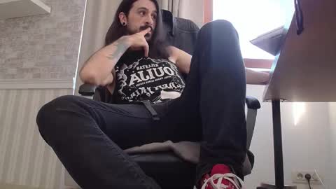 Snapshot of axelcolton chatting on October 19, 10:16 am AxelColton online show from October 19, 10:16 am