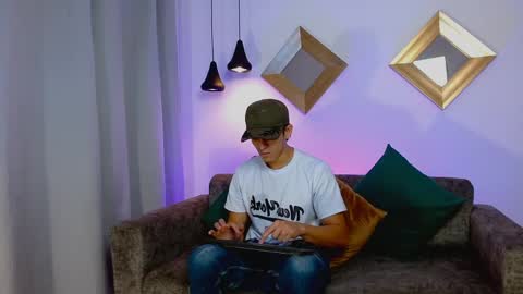 Axel online show from June 3, 6:35 pm