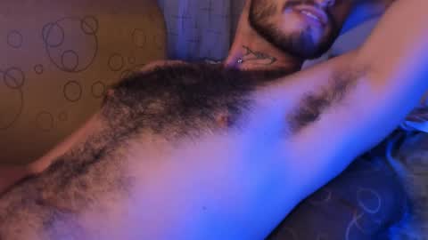 Snapshot of axelg_rose chatting on January 26, 11:29 pm    online show from January 26, 11:29 pm