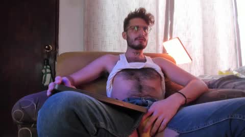 Snapshot of axelg_rose chatting on January 31, 7:29 pm    online show from January 31, 7:29 pm