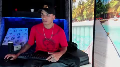 Snapshot of axell_cross2 chatting on January 25, 8:10 pm Axell Cross2 online show from January 25, 8:10 pm