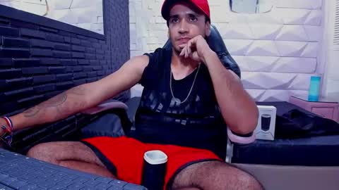 Snapshot of axell_cross2 chatting on January 30, 11:55 pm Axell Cross2 online show from January 30, 11:55 pm