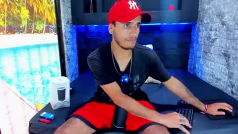 Snapshot of axell_cross2 chatting on February 14, 8:59 pm Axell Cross2 online show from February 14, 8:59 pm