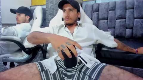 Snapshot of axell_cross2 chatting on February 19, 12:03 am Axell Cross2 online show from February 19, 12:03 am