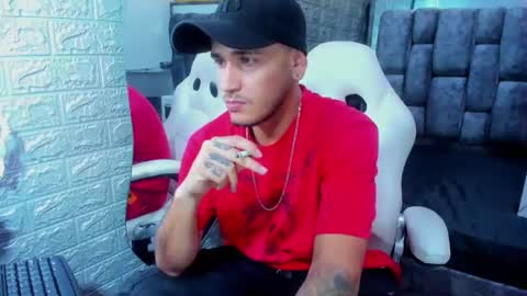 Snapshot of axell_cross2 chatting on February 23, 7:07 pm Axell Cross2 online show from February 23, 7:07 pm