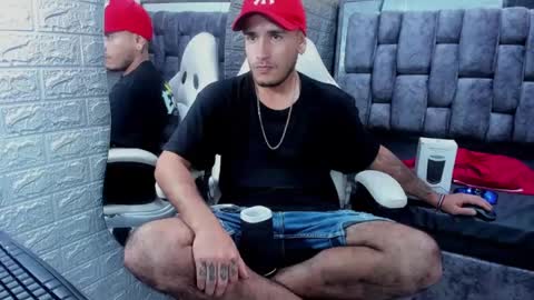 Snapshot of axell_cross2 chatting on February 26, 5:31 am Axell Cross2 online show from February 26, 5:31 am