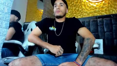 Snapshot of axell_cross2 chatting on March 1, 8:42 pm Axell Cross2 online show from March 1, 8:42 pm