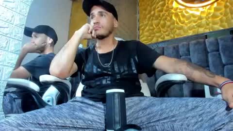 Snapshot of axell_cross2 chatting on March 2, 11:20 pm Axell Cross2 online show from March 2, 11:20 pm
