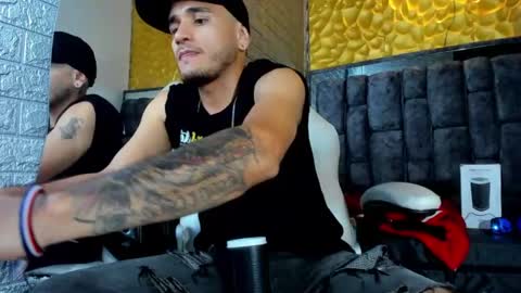 Snapshot of axell_cross2 chatting on March 6, 11:53 pm Axell Cross2 online show from March 6, 11:53 pm