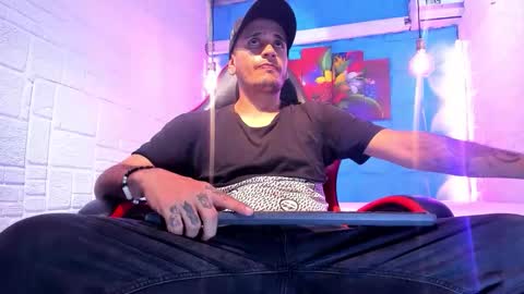 Axell Cross2 online show from February 20, 2:30 am