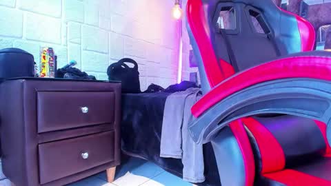 Axell Cross2 online show from March 22, 4:43 pm