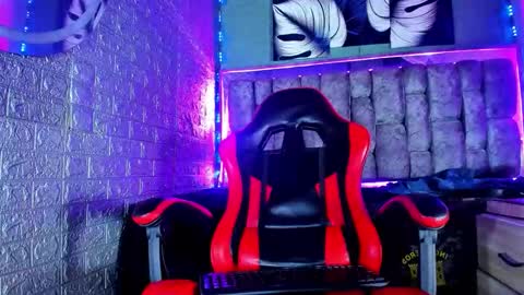 Axell Cross2 online show from May 4, 2:02 pm