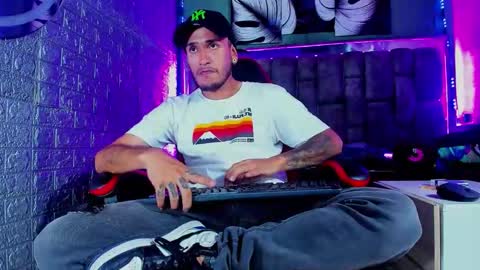 Axell Cross2 online show from May 15, 2:51 am