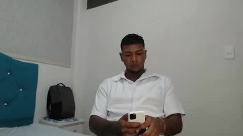 axell_kinng online show from February 11, 3:44 am