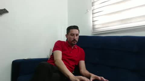 Snapshot of axell_rosee chatting on February 15, 7:21 pm Axel Rose online show from February 15, 7:21 pm