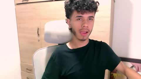 Snapshot of axelldark chatting on February 24, 7:34 pm axelldark online show from February 24, 7:34 pm