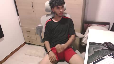 Snapshot of axelldark chatting on March 7, 7:55 pm axelldark online show from March 7, 7:55 pm