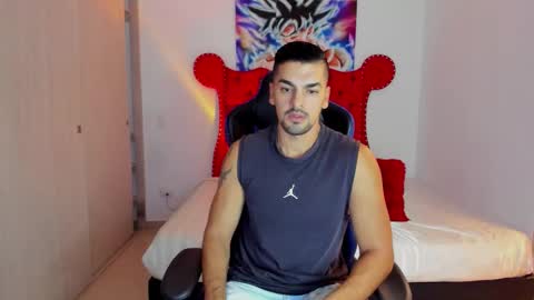 Axel online show from March 24, 11:15 am