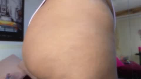 Snapshot of axhley_p chatting on October 18, 9:32 am Axhley online show from October 18, 9:32 am