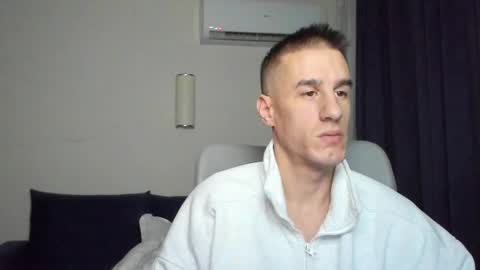 Axl online show from January 14, 2:28 am