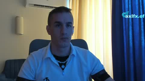 Axl online show from May 10, 7:35 am