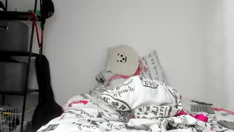 Snapshot of axl_kush_ chatting on June 17, 12:18 pm Axel Kush online show from June 17, 12:18 pm
