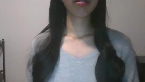 Snapshot of axuepetitt chatting on December 17, 11:38 pm axue online show from December 17, 11:38 pm