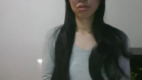 Snapshot of axuepetitt chatting on January 27, 4:11 pm axue online show from January 27, 4:11 pm