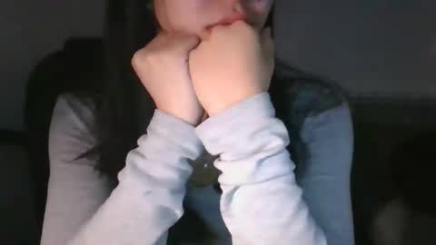 Snapshot of axuepetitt chatting on November 26, 10:33 pm axue online show from November 26, 10:33 pm