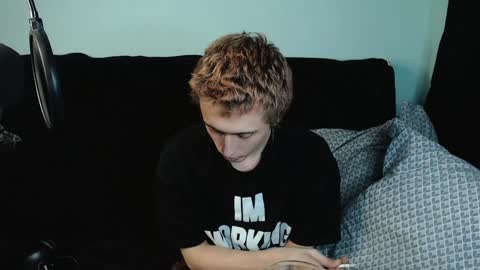 Ian skinny Slawa online show from December 2, 8:44 pm