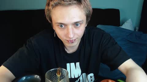 Ian skinny Slawa online show from December 10, 2:50 pm