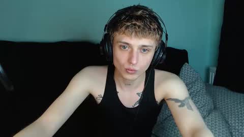Ian skinny Slawa online show from February 9, 6:05 pm