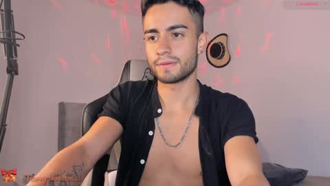 Snapshot of aydan_stiven9 chatting on December 18, 10:02 pm AYDAN STIVEN OF AYDANSTIVEN online show from December 18, 10:02 pm