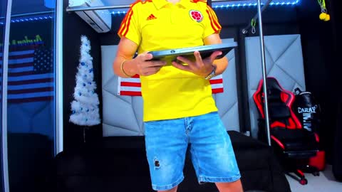 Ayden Miller online show from December 31, 1:08 pm