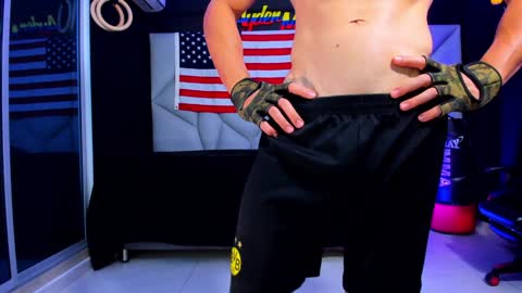 Ayden Miller online show from February 5, 1:04 am