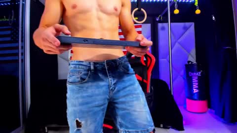 Ayden Miller online show from February 11, 1:20 am