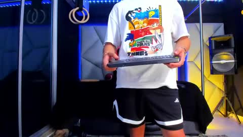 Ayden Miller online show from May 15, 6:53 am