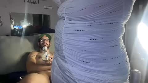 Snapshot of ayeboyyy92 chatting on January 20, 8:19 am Erinn online show from January 20, 8:19 am