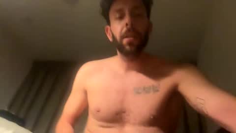 Snapshot of ayeeemmc chatting on November 3, 3:30 am Ayeeemmmc online show from November 3, 3:30 am