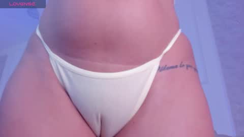 Alyda Jaramillo online show from May 19, 2:56 pm