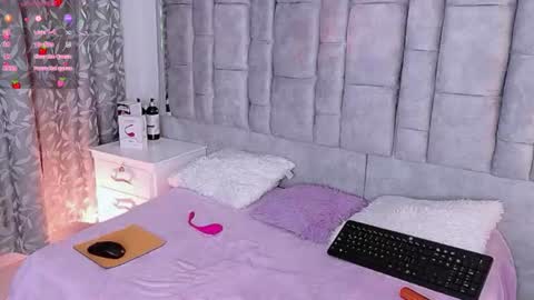 Snapshot of ayla_han chatting on July 11, 1:41 am ayla_han online show from July 11, 1:41 am