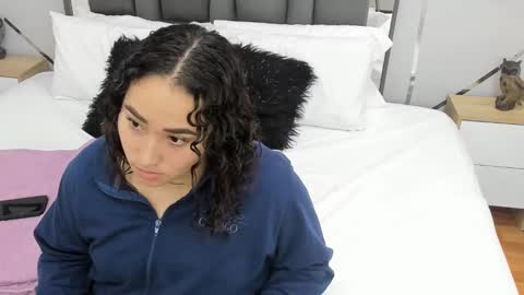 Ayla online show from February 3, 1:52 am