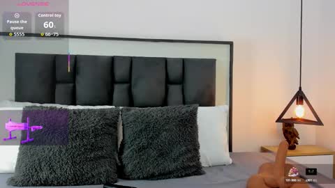 Ayla online show from October 15, 2:33 am