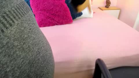 Ayla online show from October 27, 1:53 am